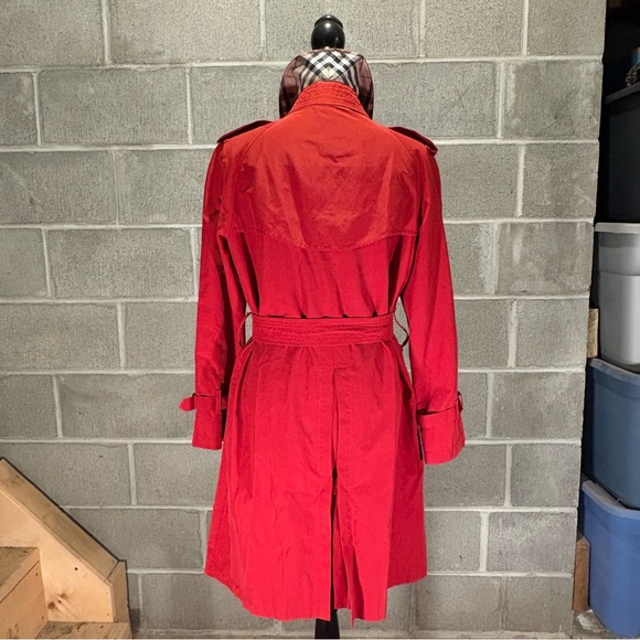 Burberry trench coat. - Picture 6 of 16